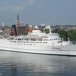 The "Mona Lisa."  This is what most cruise ships used to look like, before they put them on steroids.
