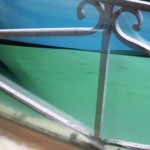 We hadn't even reached the end of the fondamenta before we got inconfutable evidence that in spite of the blasting wind and rain and water up to our thighs that the tide had turned: Under the boats, the anguele were all facing upstream, against the tide.