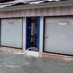 Many of the shops along via Garibaldi were being pumped out -- it was like walking around the gardens of the Villa d'Este with all the jets of water.
