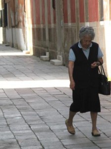 In many ways, Venice is an excellent town for older people; lots of human contact, and you are compelled to walk, whether you feel like it or not.  But as the shape of families changes, more of the elderly are living alone.