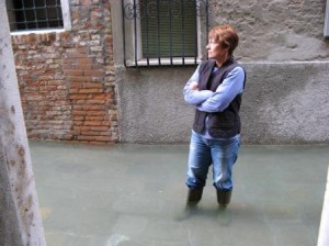 Here I am standing in our little street, contemplating the mysteries of the universe, still not convinced that the water was going to rise any further.  Shortly after this, we stopped taking pictures and started bailing.