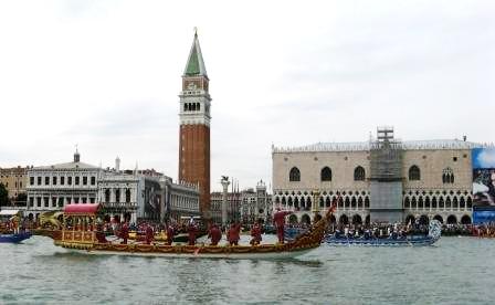 The "bissone," the large decorative boats brought out for serious ceremony, are the centerpiece of the boat procession, and look just the way you want fancy  boats to look in Venice.