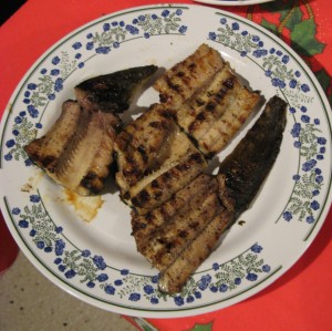 And this is the grilled eel.  True, it doesn't look dramatically different than when it was raw, but I think it tasted a whole lot better.